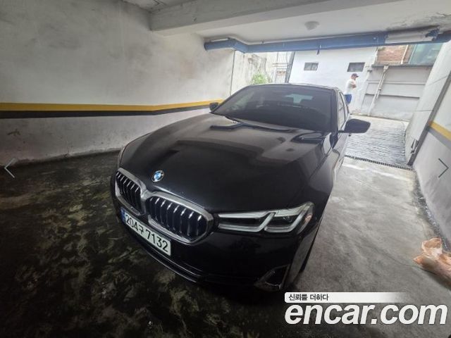 BMW 5-Series G30 523d Luxury - фото 0