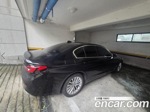 BMW 5-Series G30 523d Luxury - фото 1