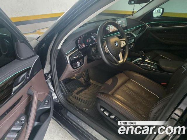 BMW 5-Series G30 523d Luxury - фото 3