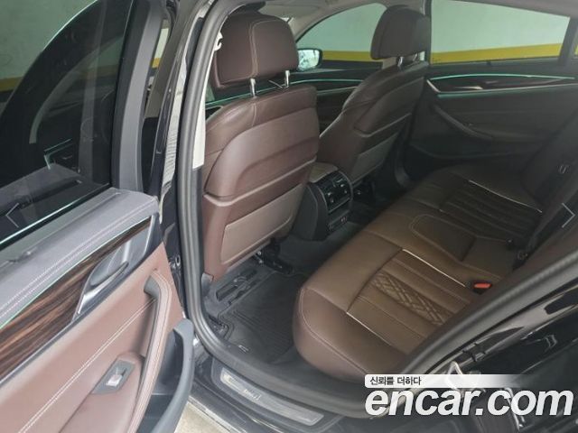 BMW 5-Series G30 523d Luxury - фото 4