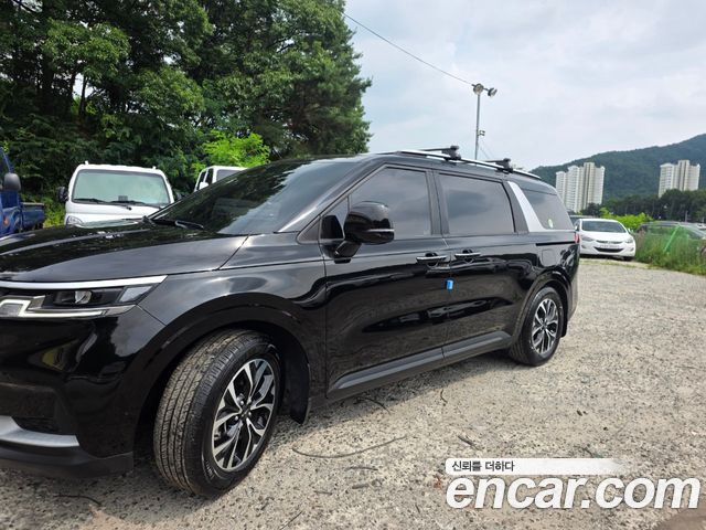 Kia Carnival 4-го поколения 11-Seater Prestige - фото 1