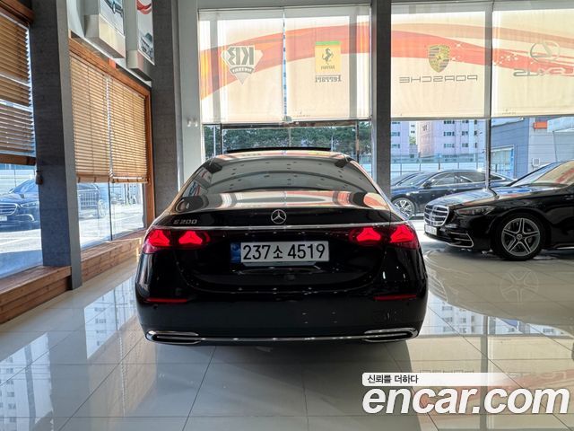 Mercedes-Benz E-Class W214 E200 Avantgarde - фото 3