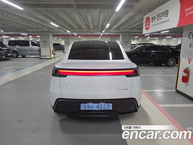 Tesla Model Y Long Range AWD - фото 3