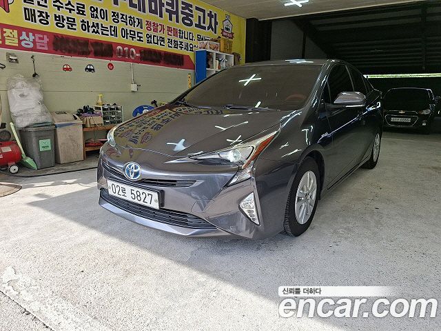 Toyota Prius 4-го поколения 1.8 E - фото 2