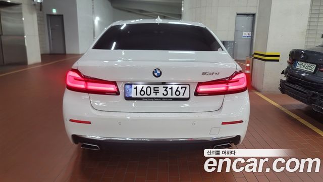 BMW 5-Series G30 530i Luxury - фото 2