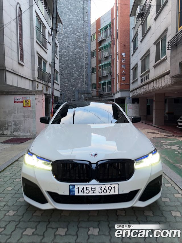 BMW 5-Series G30 530i M Sport Package - фото 0