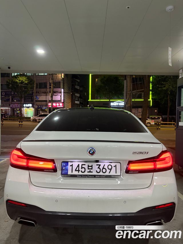 BMW 5-Series G30 530i M Sport Package - фото 1