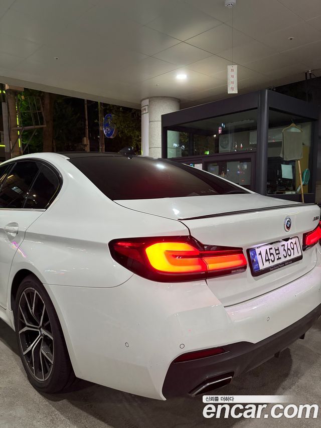 BMW 5-Series G30 530i M Sport Package - фото 3