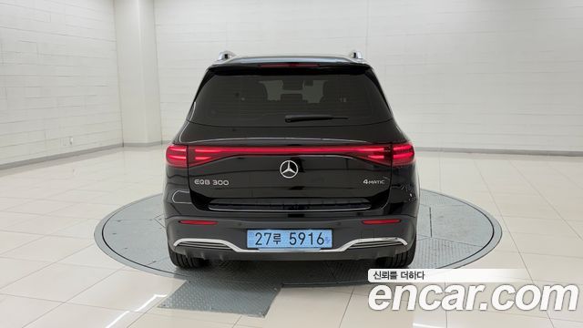 Mercedes-Benz EQB X243 EQB300 4MATIC AMG Line - фото 3