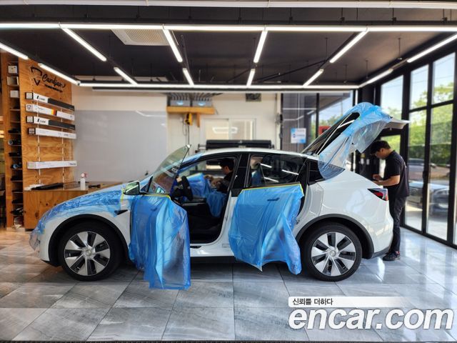 Tesla Model Y Long Range AWD - фото 2