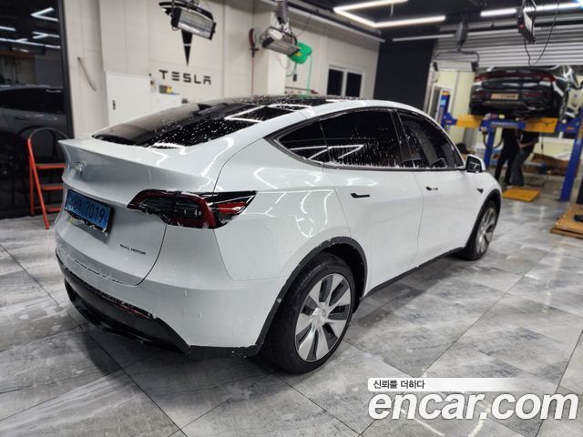 Tesla Model Y Long Range AWD - фото 3