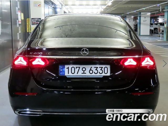 Mercedes-Benz E-Class W214 E200 Avantgarde - фото 4