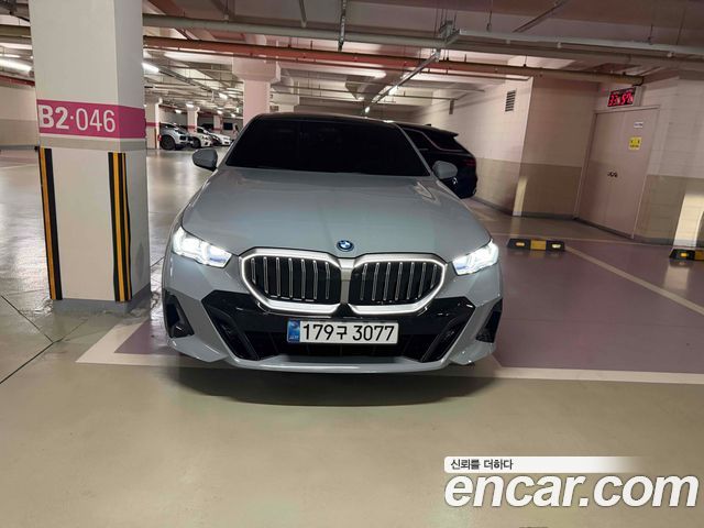 BMW 5-Series G60 530e M Sport - фото 0
