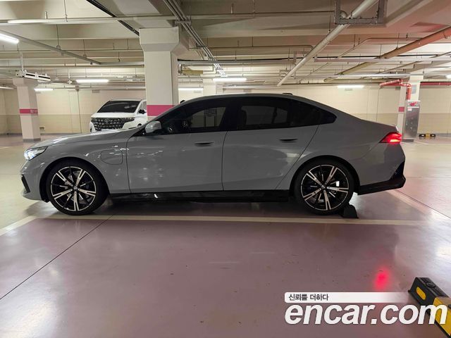 BMW 5-Series G60 530e M Sport - фото 1