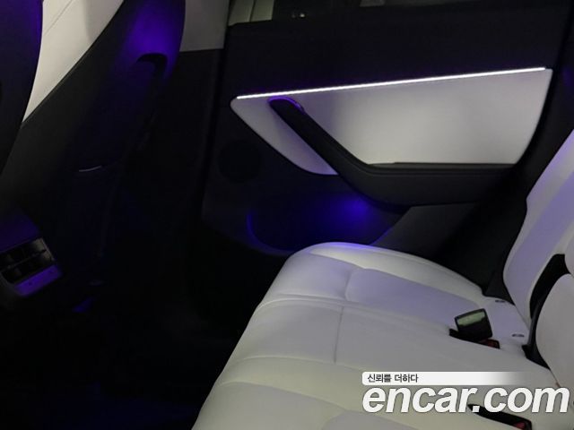 Tesla Model Y Long Range AWD - фото 4
