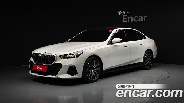 BMW 5-Series G60 520i M Sport - фото 0
