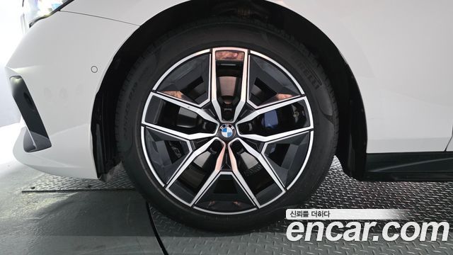 BMW 5-Series G60 520i M Sport - фото 4