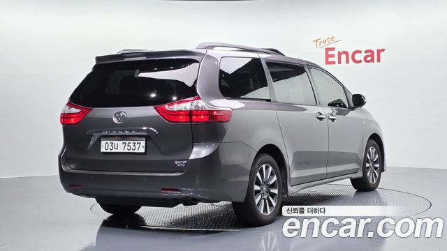 Toyota Sienna 3.5 AWD - фото 1