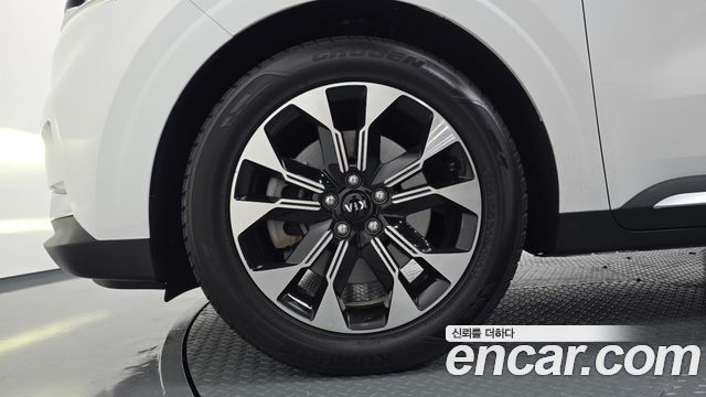 Kia Carnival 4-го поколения 9-Seater Signature - фото 4