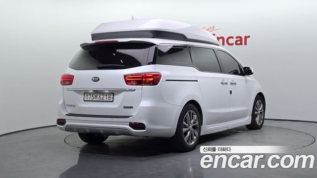 Kia Carnival Новый 9-Seater Hi-Limousine Noblesse Special - фото 1