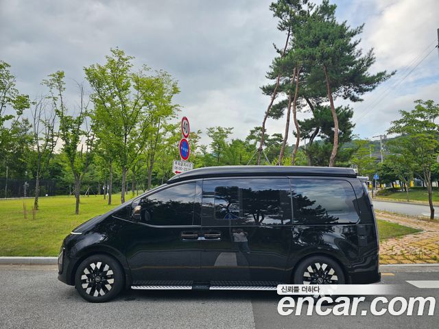 Hyundai Staria 2WD Camping Car Prestige Camper 4Seater - фото 1