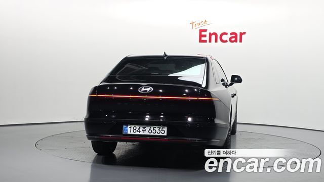 Hyundai Grandeur GN7, гибрид Calligraphy - фото 3