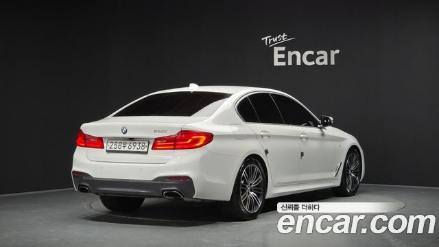 BMW 5-Series G30 530i M Sport Package Plus - фото 1