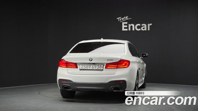 BMW 5-Series G30 530i M Sport Package Plus - фото 3