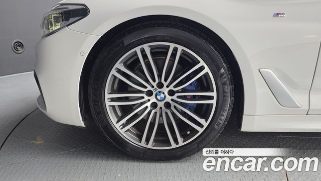 BMW 5-Series G30 530i M Sport Package Plus - фото 4