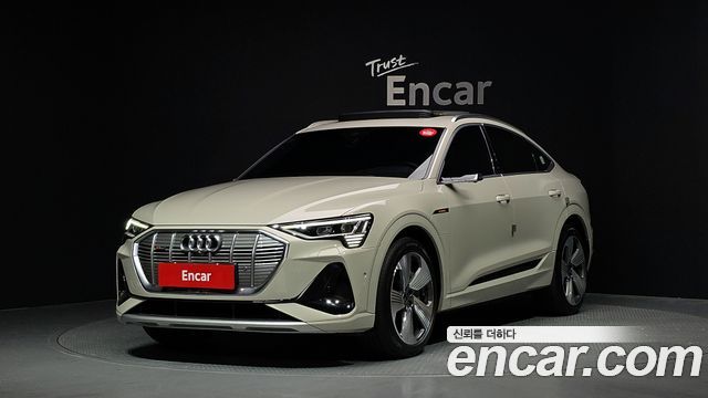 Audi e-Tron 55 Quattro Sportback - фото 0