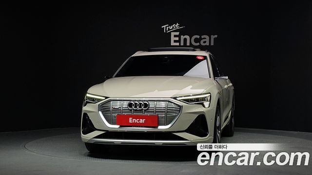 Audi e-Tron 55 Quattro Sportback - фото 2
