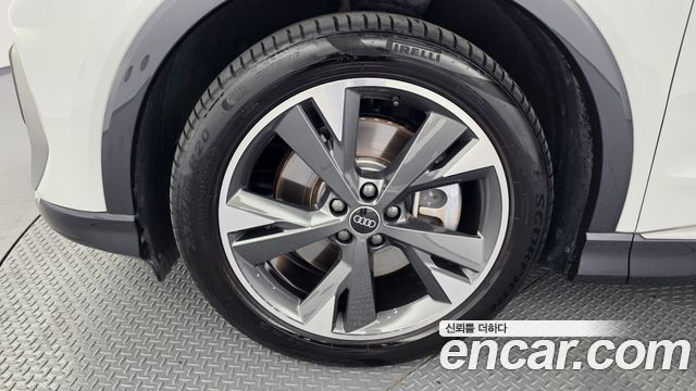 Audi Q4 e-Tron F4 40 Premium - фото 4