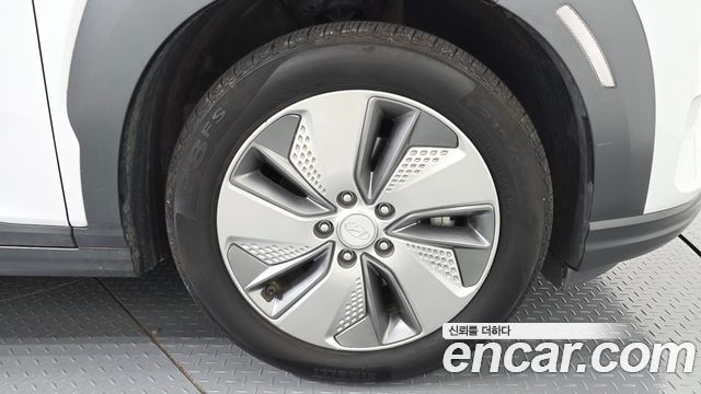 Hyundai Kona Premium - фото 4