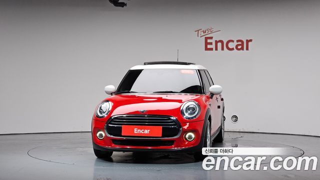 Mini Cooper 5Door HIGH 3rd - фото 1