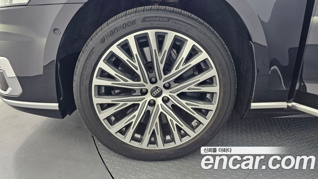 Audi A8 D5 60 TFSI Quattro LWB - фото 4