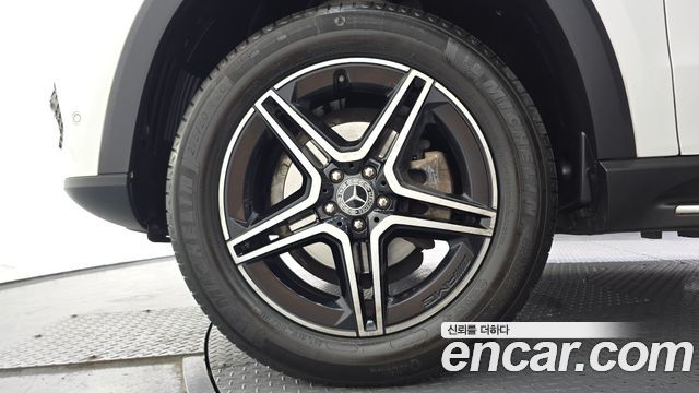 Mercedes-Benz GLE-Class W167 GLE300d 4MATIC - фото 4