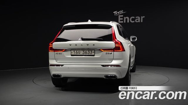 Volvo XC60 2-го поколения D5 Inscription - фото 2