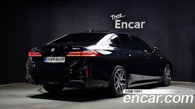 BMW 5-Series G60 523d M Sport - фото 1