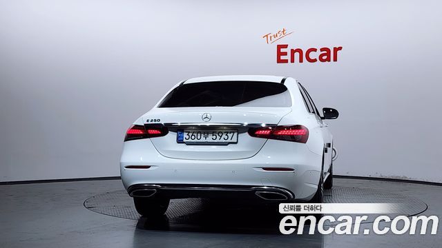 Mercedes-Benz E-Class W213 E250 Avantgarde - фото 3
