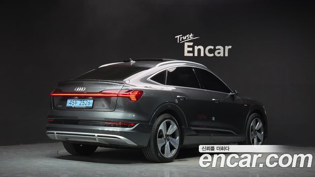 Audi e-Tron 55 Quattro Sportback - фото 1
