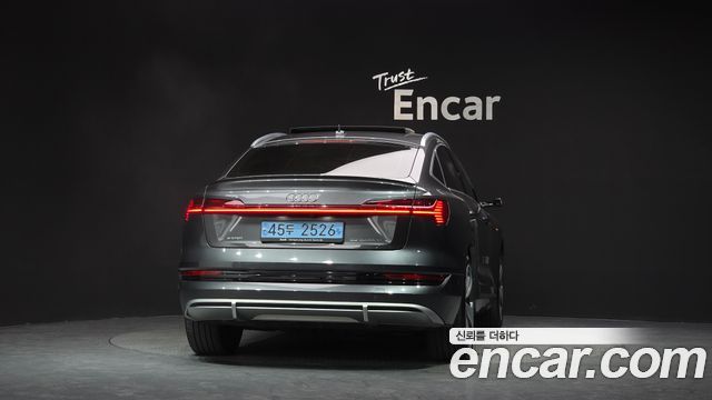 Audi e-Tron 55 Quattro Sportback - фото 3