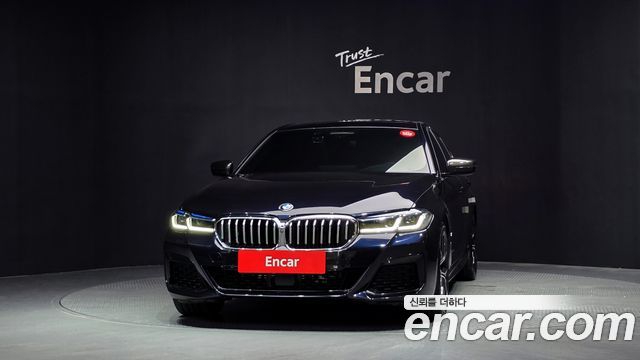 BMW 5-Series G30 530e Luxury - фото 2