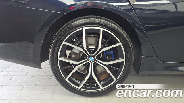 BMW 5-Series G30 530e Luxury - фото 4