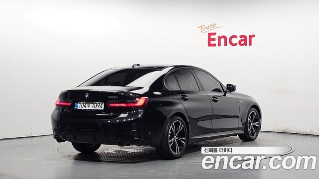 BMW 3-Series G20 320i M Sport - фото 0
