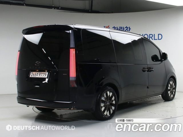 Hyundai Staria 4WD Lounge 9-Seater Inspiration - фото 1