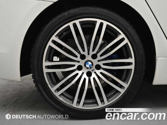 BMW 5-Series G30 530i M Sport Package Plus - фото 4