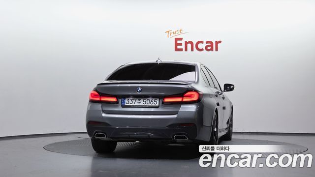BMW 5-Series G30 530i M Sport Package - фото 3