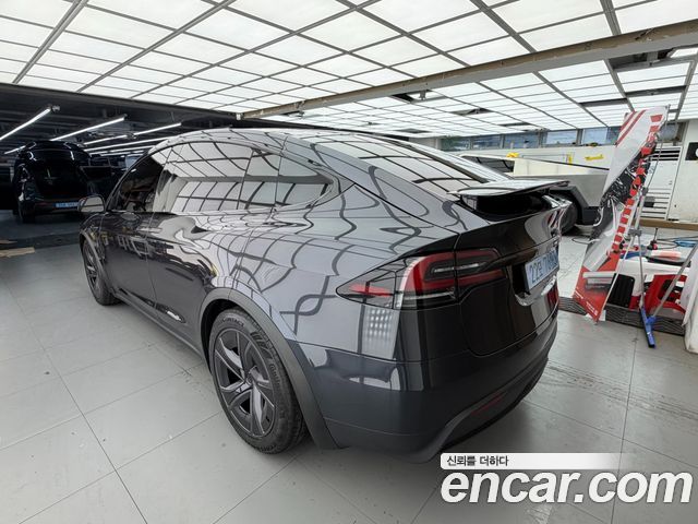 Tesla Model X AWD - фото 1