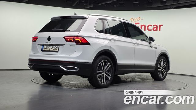 Volkswagen Tiguan 2-го поколения 2.0 TDI 4Motion Prestige - фото 1
