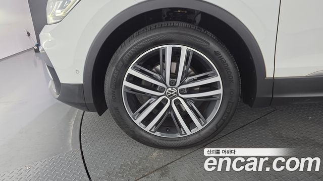 Volkswagen Tiguan 2-го поколения 2.0 TDI 4Motion Prestige - фото 4